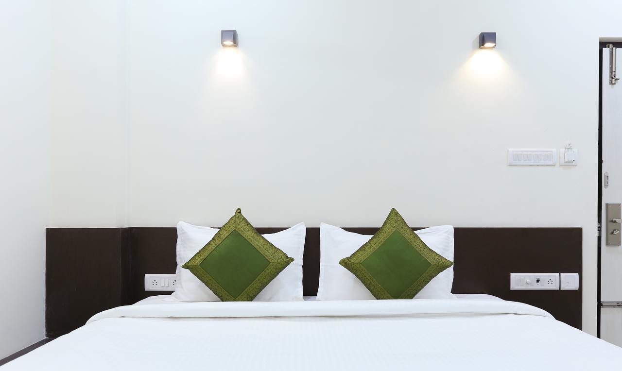 Majestic Inn Chennai Exterior photo