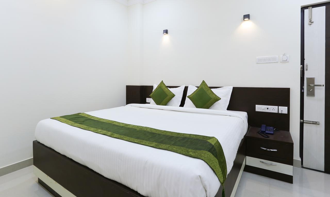 Majestic Inn Chennai Exterior photo