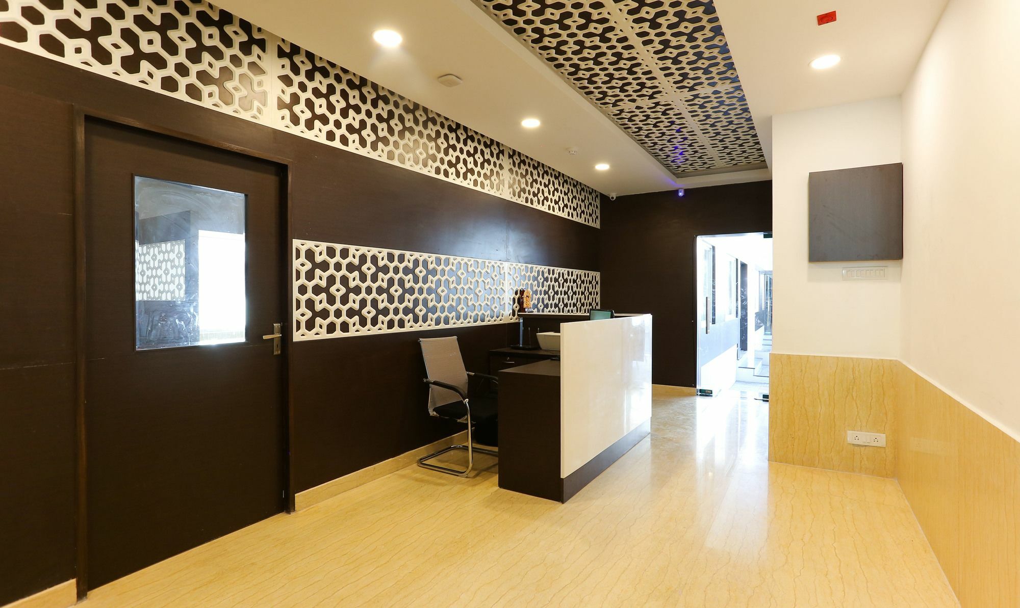 Majestic Inn Chennai Exterior photo