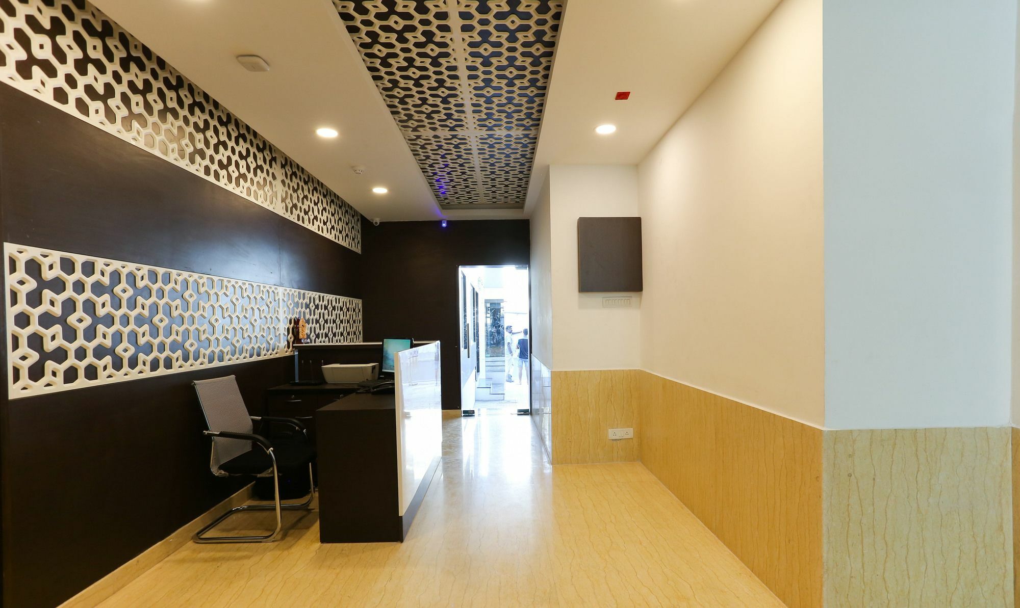 Majestic Inn Chennai Exterior photo